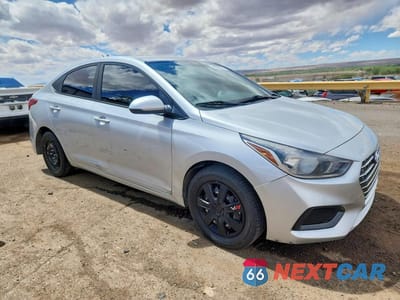Czwarte zdjęcie samochodu z boku: 2020 HYUNDAI ACCENT SE VIN:3KPC24A69LE114818 - miniatura