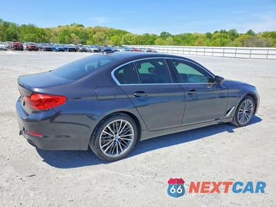Trzecie zdjęcie samochodu z tyłu: 2019 BMW 540 I VIN:WBAJE5C56KWW06393 - miniatura