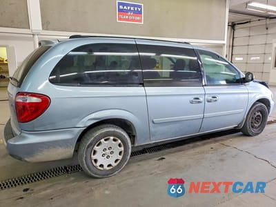 Trzecie zdjęcie samochodu z tyłu: 2004 CHRYSLER TOWN & COUNTRY EX FW VIN:2C4GP44R14R600256 - miniatura