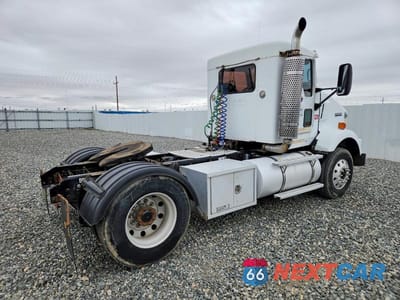 Czwarte zdjęcie samochodu z boku: 2005 KENWORTH CONSTRUCTI - SEMI TRUCK VIN:1XKDA07X55R103374 - miniatura