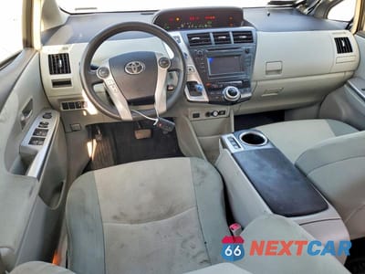 Zdjęcie 8 z 14 samochodu: 2014 TOYOTA PRIUS V THREE VIN:JTDZN3EU8EJ009035 - miniatura