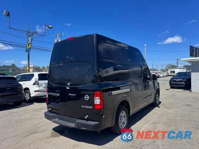 Czwarte zdjęcie samochodu z boku: 2020 NISSAN NV 2500 HD SV VIN:1N6BF0LY0LN808829 - miniatura
