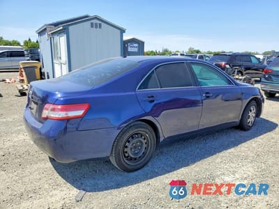 Trzecie zdjęcie samochodu z tyłu: 2010 TOYOTA CAMRY BASE VIN:4T1BF3EK8AU563094 - miniatura