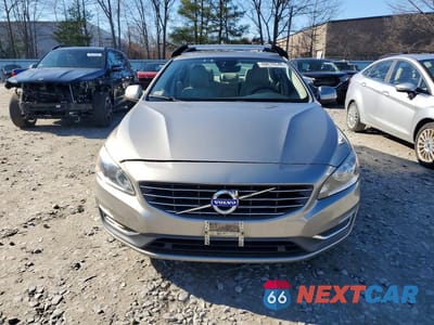 Piąte zdjęcie samochodu w środku: 2015 VOLVO S60 PREMIER VIN:YV126MFK3F1344782 - miniatura