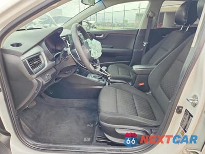 Zdjęcie 7 z 13 samochodu: 2019 KIA RIO S VIN:3KPA24AB9KE205638 - miniatura
