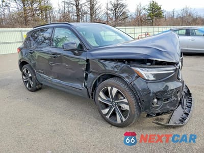 Czwarte zdjęcie samochodu z boku: 2024 VOLVO XC40 PLUS VIN:YV4L12UL5R2298179 - miniatura