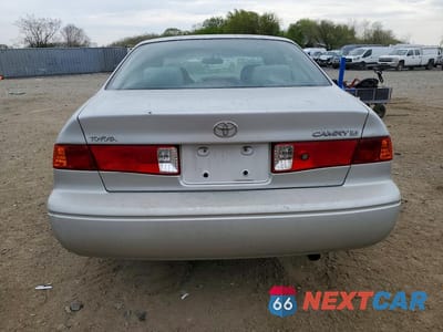 Zdjęcie 6 z 11 samochodu: 2001 TOYOTA CAMRY LE VIN:4T1BG22KX1U864980 - miniatura