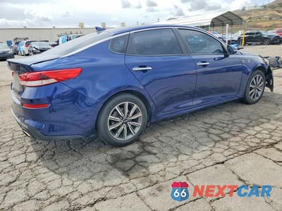 Trzecie zdjęcie samochodu z tyłu: 2019 KIA OPTIMA LX VIN:5XXGT4L3XKG378248 - miniatura