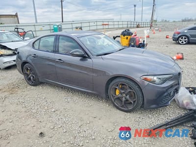 Czwarte zdjęcie samochodu z boku: 2019 ALFA ROMEO GIULIA VIN:ZARFANAN5K7607669 - miniatura