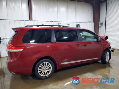 Trzecie zdjęcie samochodu z tyłu: 2011 TOYOTA SIENNA XLE 8-PASSENGER VIN:5TDYK3DC7BS139030 - miniatura
