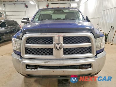 Piąte zdjęcie samochodu w środku: 2015 RAM 2500 ST VIN:3C6UR5CJXFG628975 - miniatura