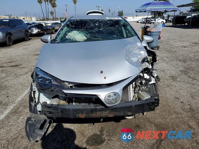 Piąte zdjęcie samochodu w środku: 2018 TOYOTA COROLLA SE VIN:5YFBURHE8JP785201 - miniatura
