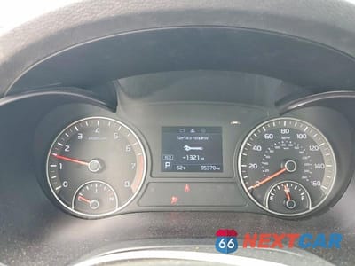 Zdjęcie 9 z 12 samochodu: 2019 KIA OPTIMA LX VIN:5XXGT4L32KG325365 - miniatura