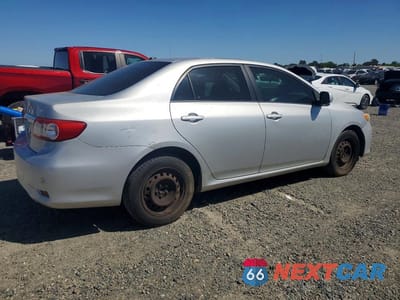 Trzecie zdjęcie samochodu z tyłu: 2011 TOYOTA COROLLA LE VIN:2T1BU4EE1BC580716 - miniatura