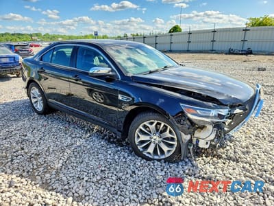 Czwarte zdjęcie samochodu z boku: 2019 FORD TAURUS LIMITED VIN:1FAHP2F82KG114184 - miniatura
