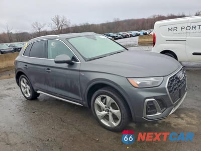 Czwarte zdjęcie samochodu z boku: 2023 AUDI Q5 PREMIUM PLUS 45 VIN:WA1EAAFY9P2152213 - miniatura
