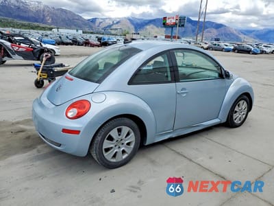 Trzecie zdjęcie samochodu z tyłu: 2009 VOLKSWAGEN NEW BEETLE S VIN:3VWRW31C09M511327 - miniatura