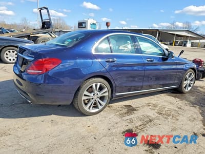 Trzecie zdjęcie samochodu z tyłu: 2015 MERCEDES-BENZ C 300 4MATIC VIN:55SWF4KB4FU050925 - miniatura