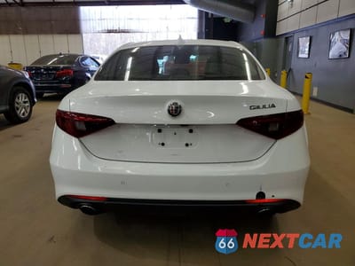 Zdjęcie 6 z 11 samochodu: 2018 ALFA ROMEO GIULIA TI VIN:ZARFAECN6J7581451 - miniatura