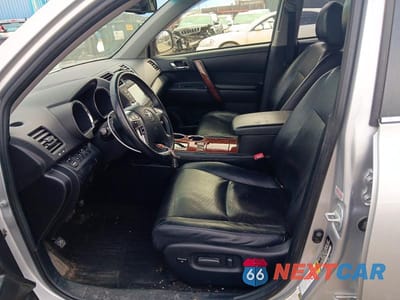 Zdjęcie 7 z 12 samochodu: 2012 TOYOTA HIGHLANDER HYBRID LIMITED VIN:JTEDC3EH4C2008860 - miniatura