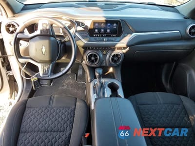 Zdjęcie 8 z 13 samochodu: 2020 CHEVROLET BLAZER 2LT VIN:3GNKBHR45LS643665 - miniatura