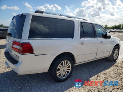 Trzecie zdjęcie samochodu z tyłu: 2011 LINCOLN NAVIGATOR L VIN:5LMJJ3H55BEJ03691 - miniatura