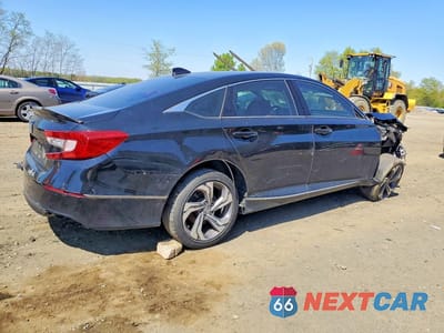 Trzecie zdjęcie samochodu z tyłu: 2018 HONDA ACCORD EXL VIN:1HGCV1F65JA029829 - miniatura