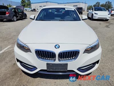 Piąte zdjęcie samochodu w środku: 2016 BMW 228 I SULEV VIN:WBA1F9C50GV742388 - miniatura