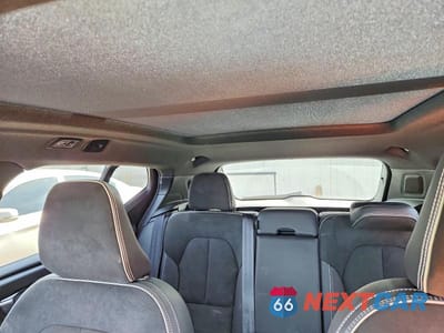 Zdjęcie 10 z 13 samochodu: 2022 VOLVO XC40 T5 R-DESIGN VIN:YV4162UM1N2690555 - miniatura