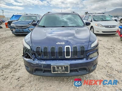 Piąte zdjęcie samochodu w środku: 2015 JEEP CHEROKEE LATITUDE VIN:1C4PJMCB3FW679266 - miniatura