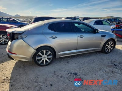 Trzecie zdjęcie samochodu z tyłu: 2013 KIA OPTIMA SX VIN:5XXGR4A60DG107231 - miniatura