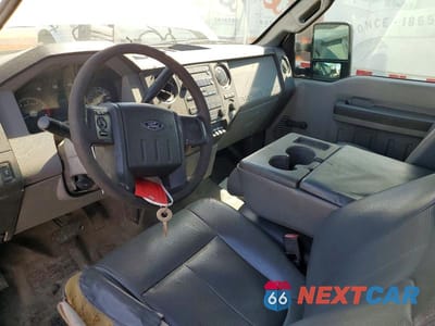 Zdjęcie 8 z 13 samochodu: 2015 FORD F450 SUPER DUTY VIN:1FDUF4GY0FEB83605 - miniatura