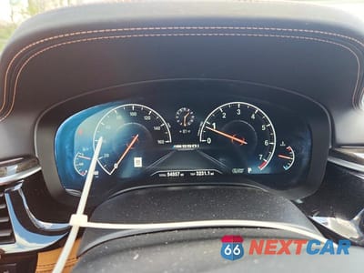 Zdjęcie 9 z 12 samochodu: 2019 BMW M550XI VIN:WBAJB9C54KB464617 - miniatura