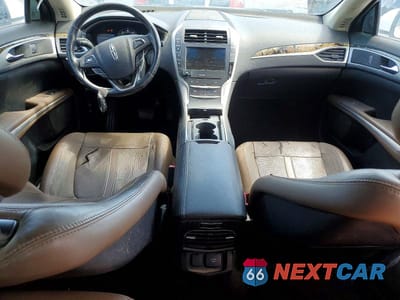 Zdjęcie 8 z 12 samochodu: 2015 LINCOLN MKZ HYBRID VIN:3LN6L2LU6FR625874 - miniatura
