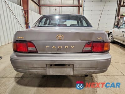 Zdjęcie 6 z 11 samochodu: 1995 TOYOTA CAMRY LE VIN:JT2SK12EXS0312579 - miniatura