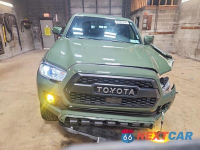 Piąte zdjęcie samochodu w środku: 2021 TOYOTA TACOMA TRD OFF-ROAD VIN:3TYCZ5AN8MT049044 - miniatura