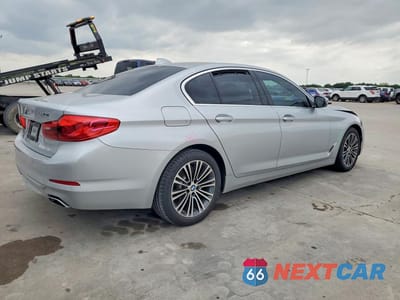 Trzecie zdjęcie samochodu z tyłu: 2019 BMW 540 I VIN:WBAJE5C57KWW11926 - miniatura
