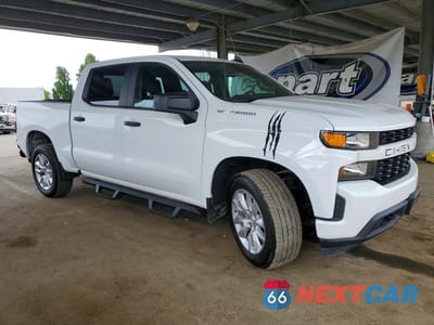 Czwarte zdjęcie samochodu z boku: 2021 CHEVROLET SILVERADO C1500 CUSTOM VIN:3GCPWBEK0MG264744 - miniatura