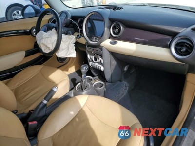 Zdjęcie 8 z 13 samochodu: 2007 MINI COOPER VIN:WMWMF33527TT51488 - miniatura