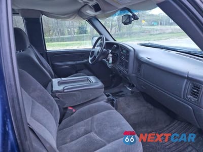 Piąte zdjęcie samochodu w środku: 2004 CHEVROLET SILVERADO C1500 VIN:1GCEC19V44Z342585 - miniatura