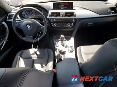 Zdjęcie 8 z 12 samochodu: 2016 BMW 320 XI VIN:WBA8E5G59GNU21616 - miniatura