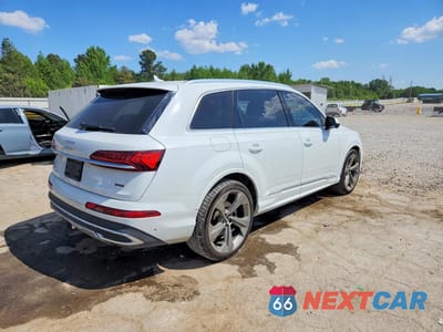 Trzecie zdjęcie samochodu z tyłu: 2020 AUDI Q7 PRESTIGE VIN:WA1VXBF70LD005286 - miniatura