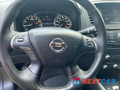 Zdjęcie 12 z 14 samochodu: 2018 NISSAN PATHFINDER SV VIN:5N1DR2MN9JC645704 - miniatura