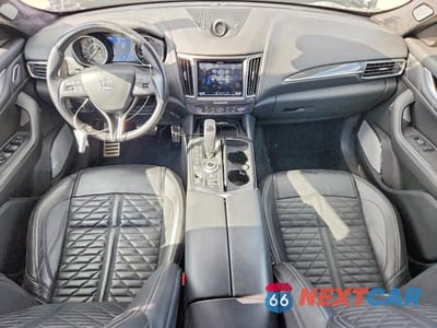 Zdjęcie 8 z 13 samochodu: 2019 MASERATI LEVANTE GTS VIN:ZN661ZUA5KX321300 - miniatura