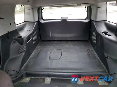 Zdjęcie 10 z 13 samochodu: 2018 CHEVROLET TAHOE POLICE VIN:1GNLCDEC6JR361929 - miniatura