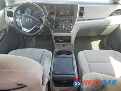 Zdjęcie 8 z 13 samochodu: 2016 TOYOTA SIENNA LE 8-PASSENGER VIN:5TDKK3DC6GS719639 - miniatura
