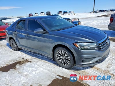 Czwarte zdjęcie samochodu z boku: 2020 VOLKSWAGEN JETTA SEL VIN:3VWEB7BU6LM072568 - miniatura
