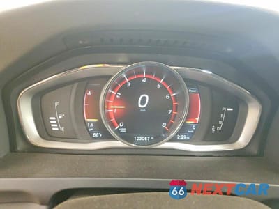 Zdjęcie 9 z 12 samochodu: 2015 VOLVO V60 PREMIER VIN:YV140MEK1F1255062 - miniatura
