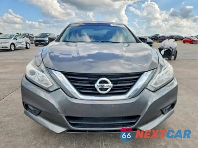 Piąte zdjęcie samochodu w środku: 2017 NISSAN ALTIMA 2.5 SV VIN:1N4AL3AP4HC169754 - miniatura
