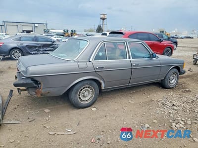 Trzecie zdjęcie samochodu z tyłu: 1985 MERCEDES-BENZ 300 DT VIN:WDBAB33C2FA192156 - miniatura